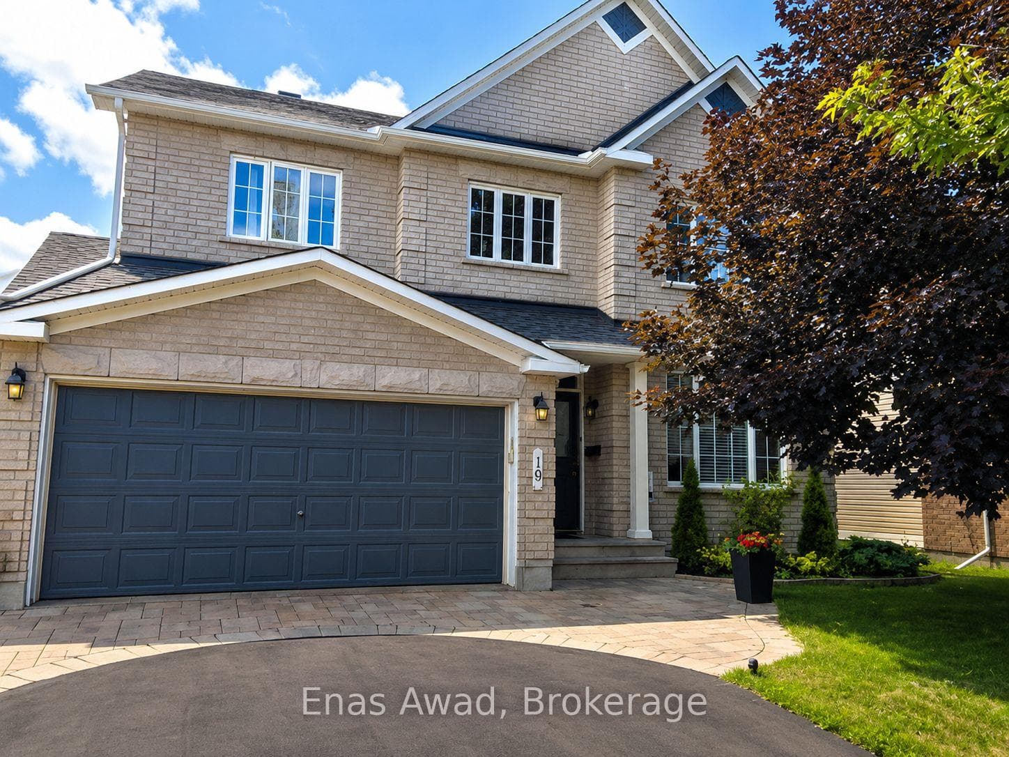 19 Farmfield Crescent photo 1