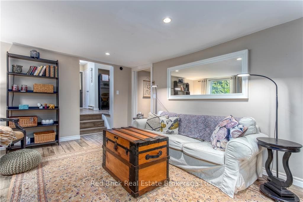 178 CHALMERS Street photo 9