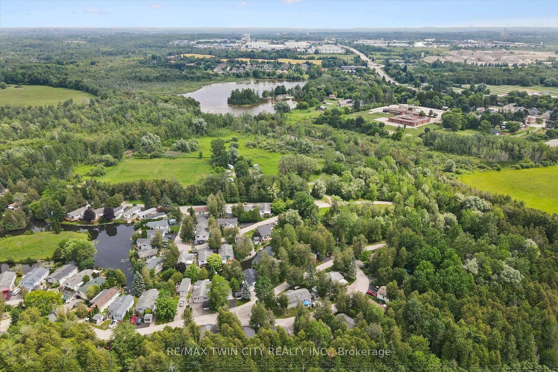 4 Spruce Avenue photo 26