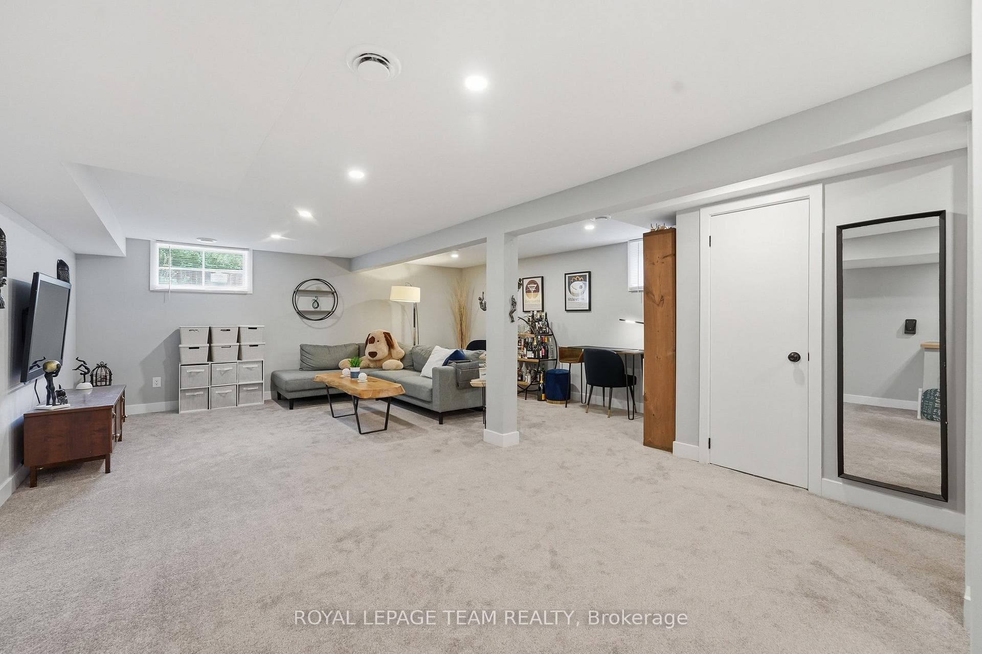 289 Montfort Street photo 34