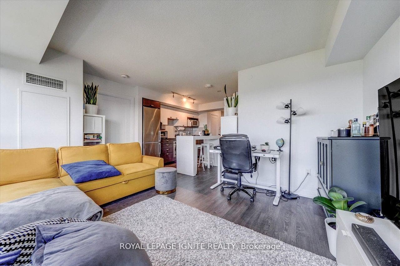 275 Village Green Square Unit 2719 photo 5