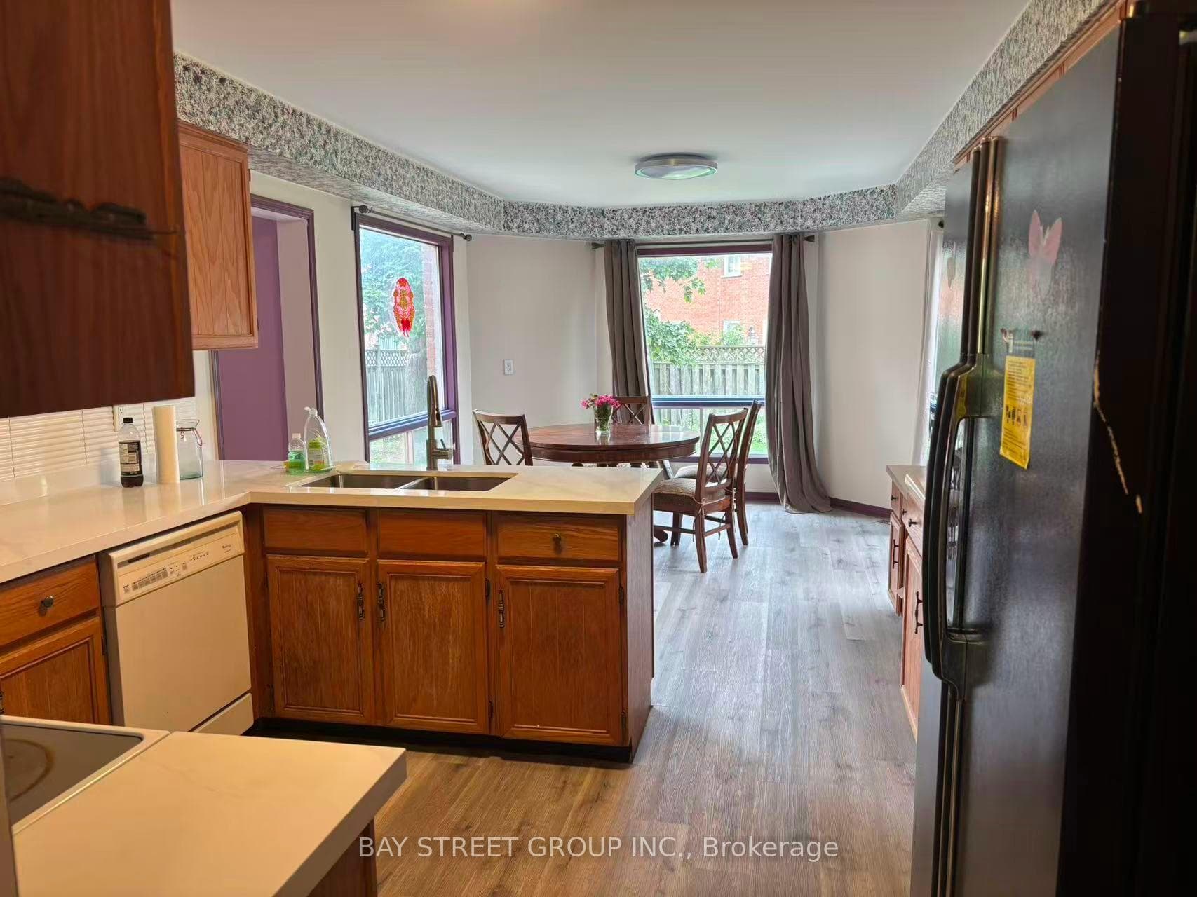 107 Stave Cres Crescent photo 3