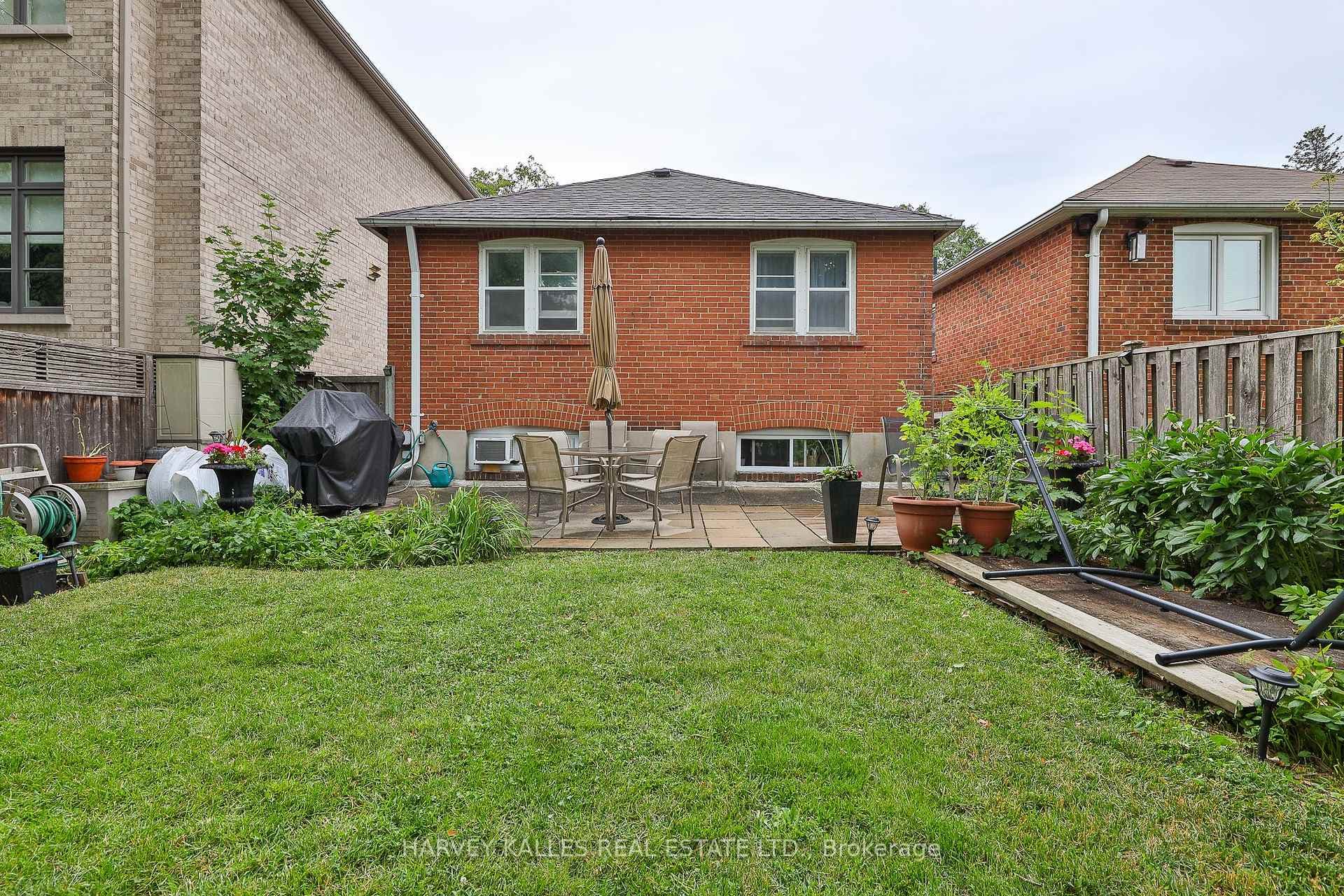 222 Joicey Boulevard Unit Main photo 14