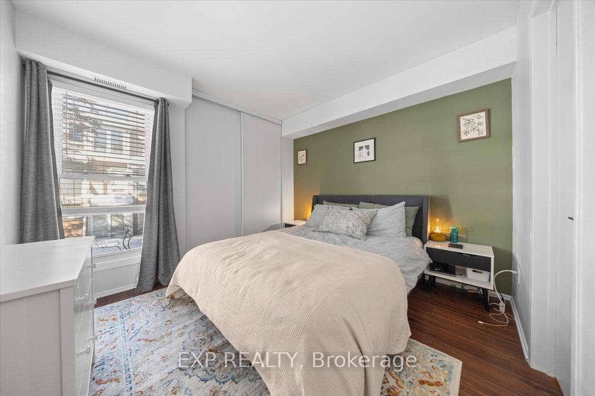 207 Woodfield Drive Unit B photo 15