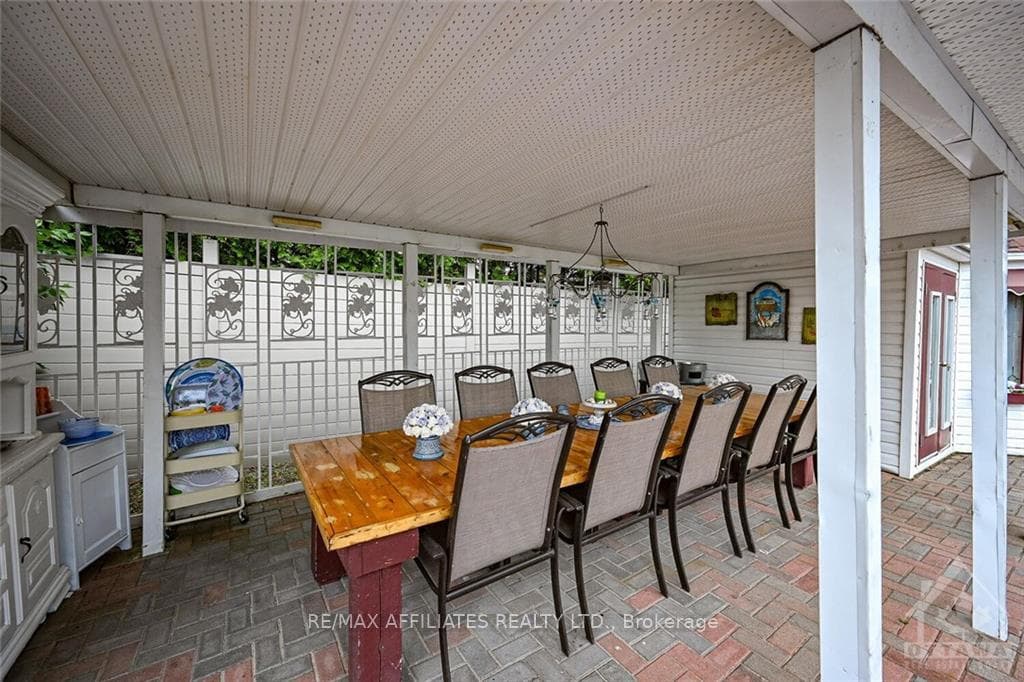 428 QUEEN Street photo 25