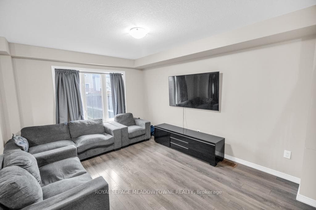 259 Powell Road photo 9