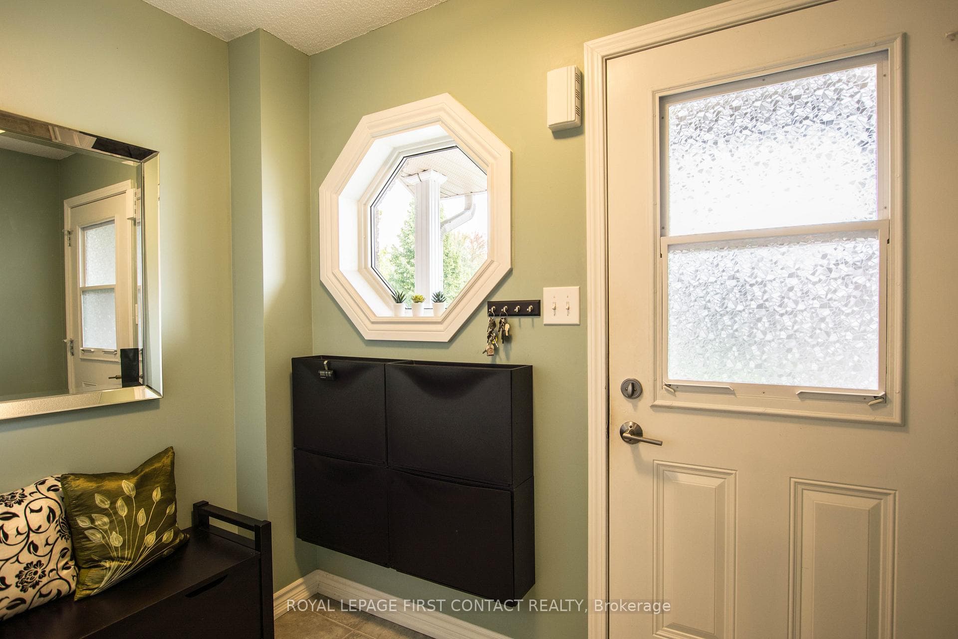 144 Sydenham Wells N/A photo 3