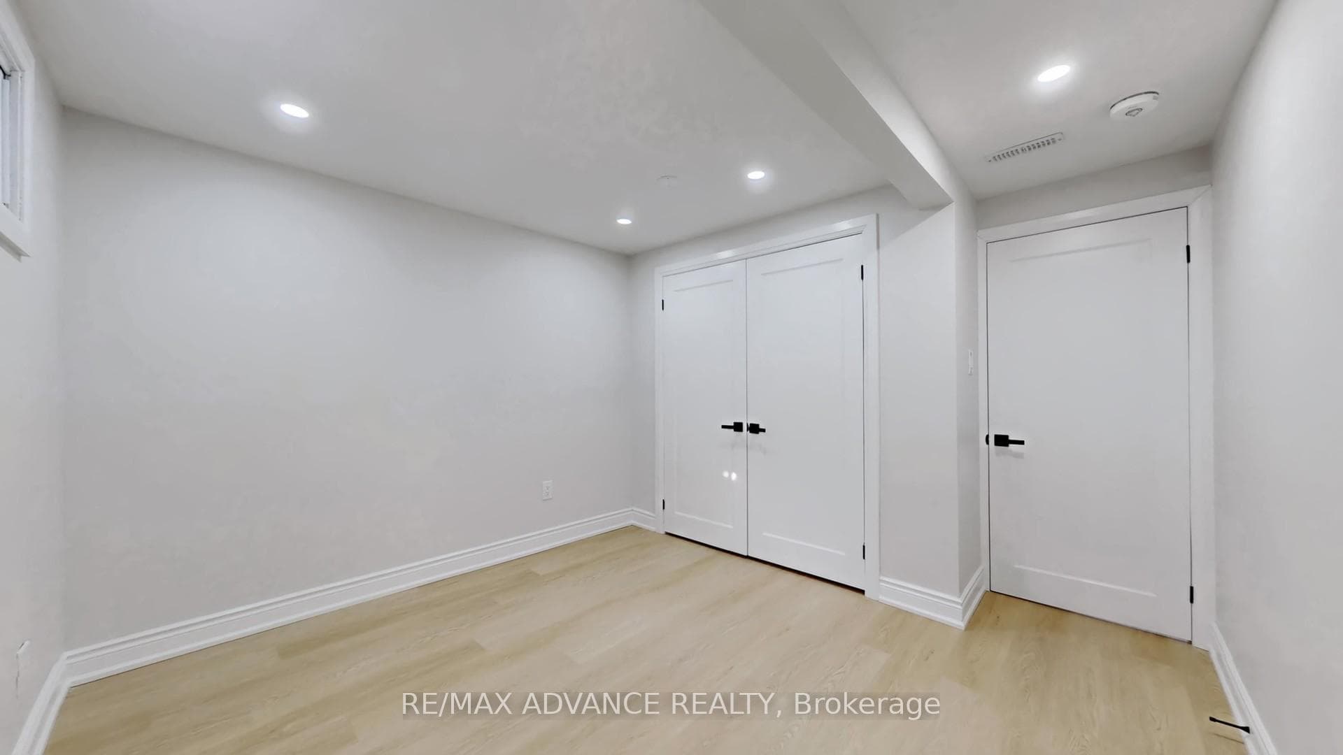 69 Rakewood Crescent photo 31