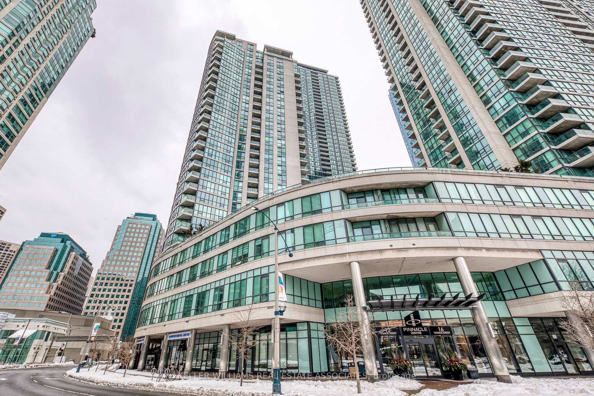 12 Yonge Street Unit 904 photo 3