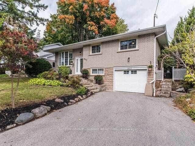 577 Oshawa Boulevard photo 2