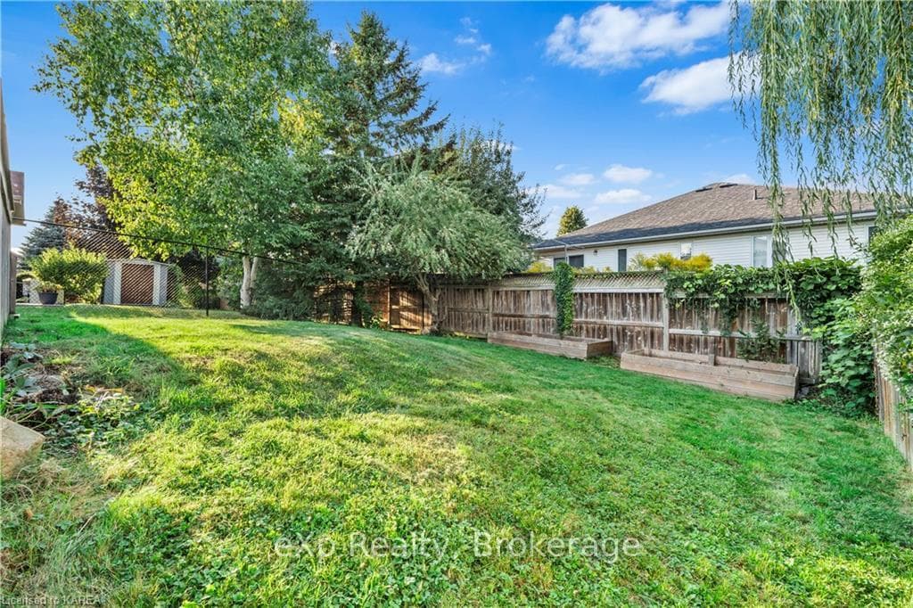 932 RINGSTEAD Street photo 36