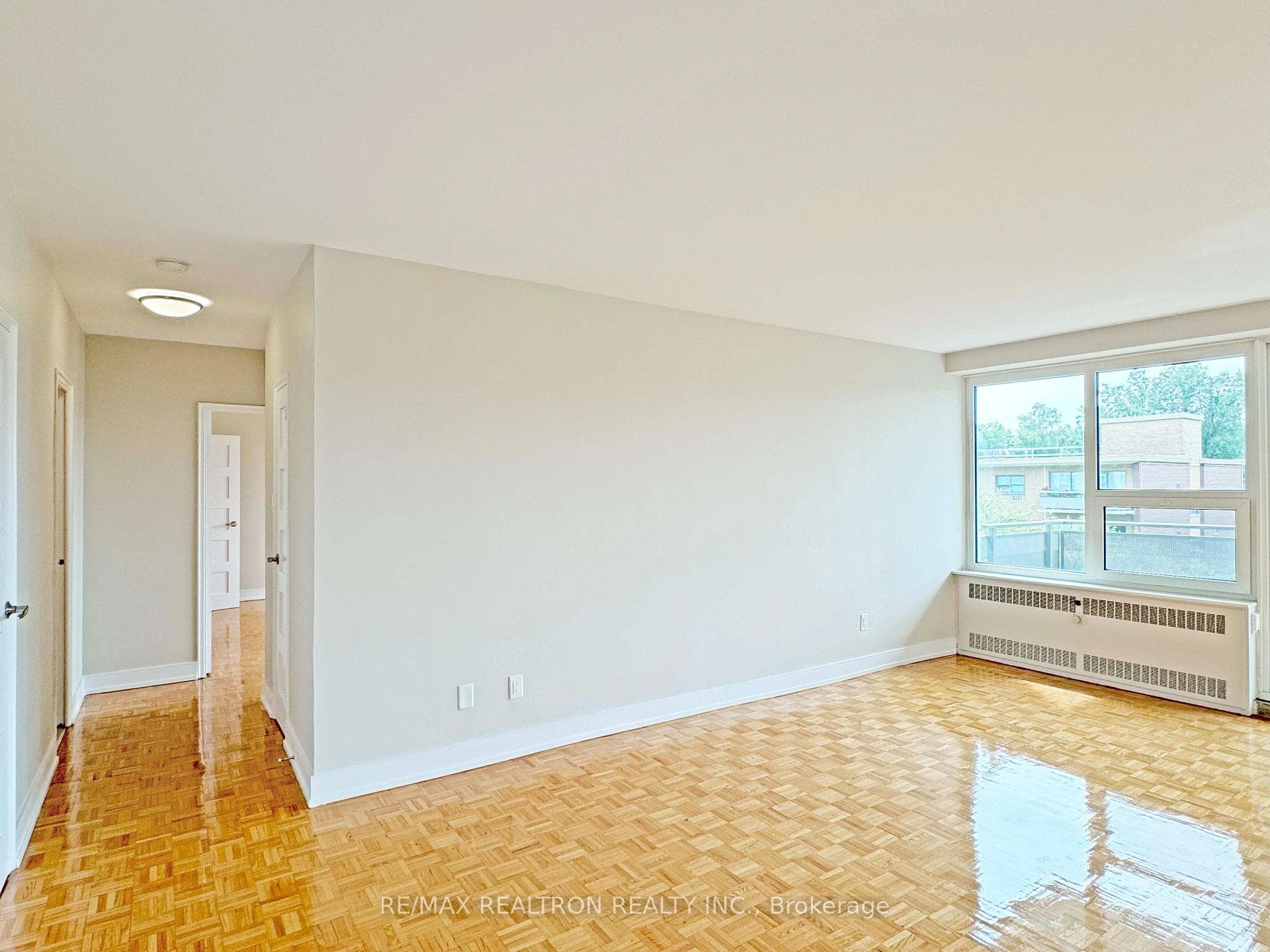 10 Shallmar Boulevard Unit 607 photo 4