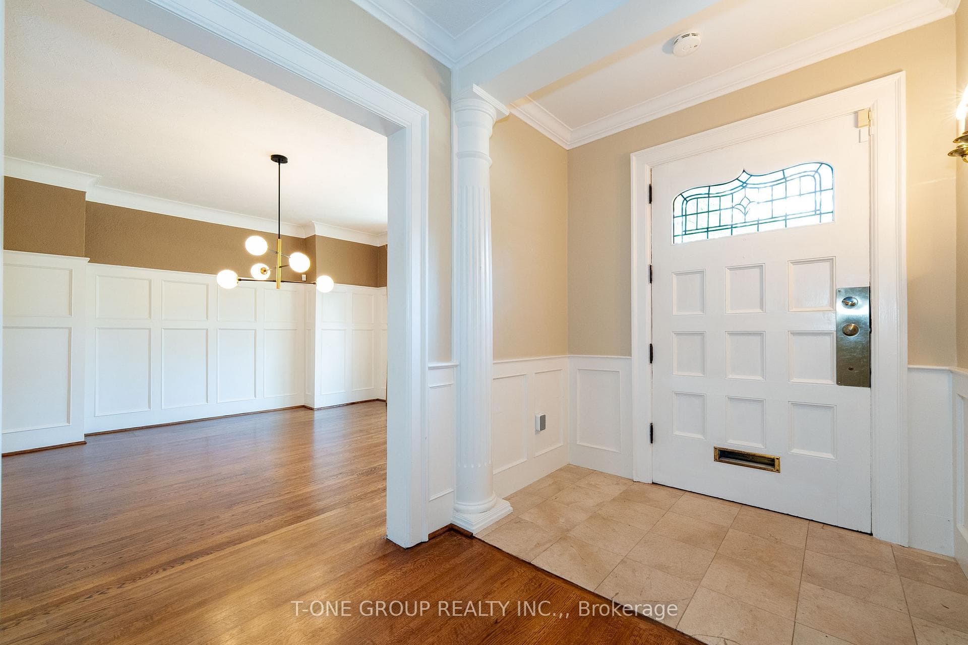 80 Douglas Drive photo 2