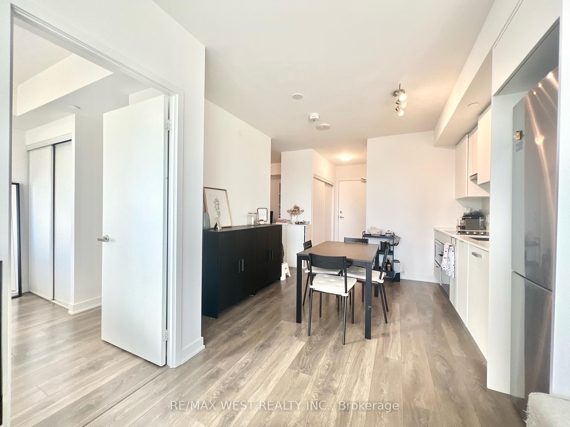 195 Redpath Avenue Unit 2108 photo 9