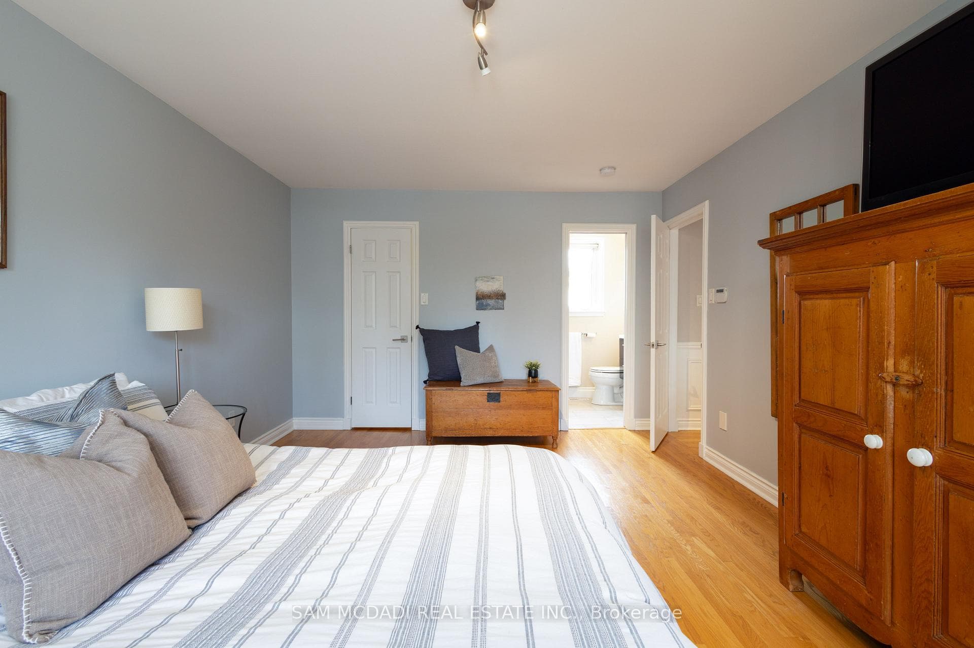 789 Edistel Crescent photo 22