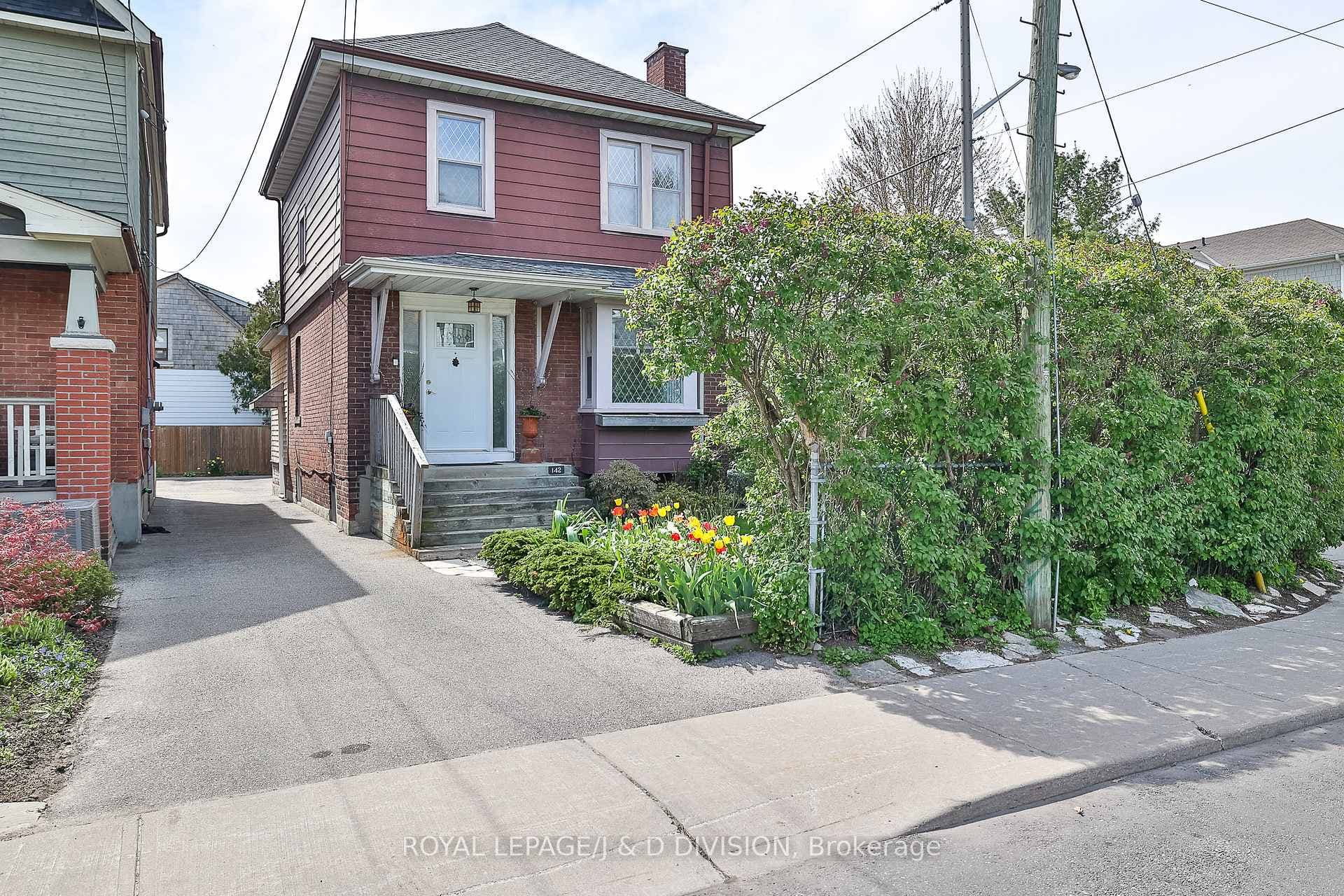 142 Chisholm Avenue photo 1