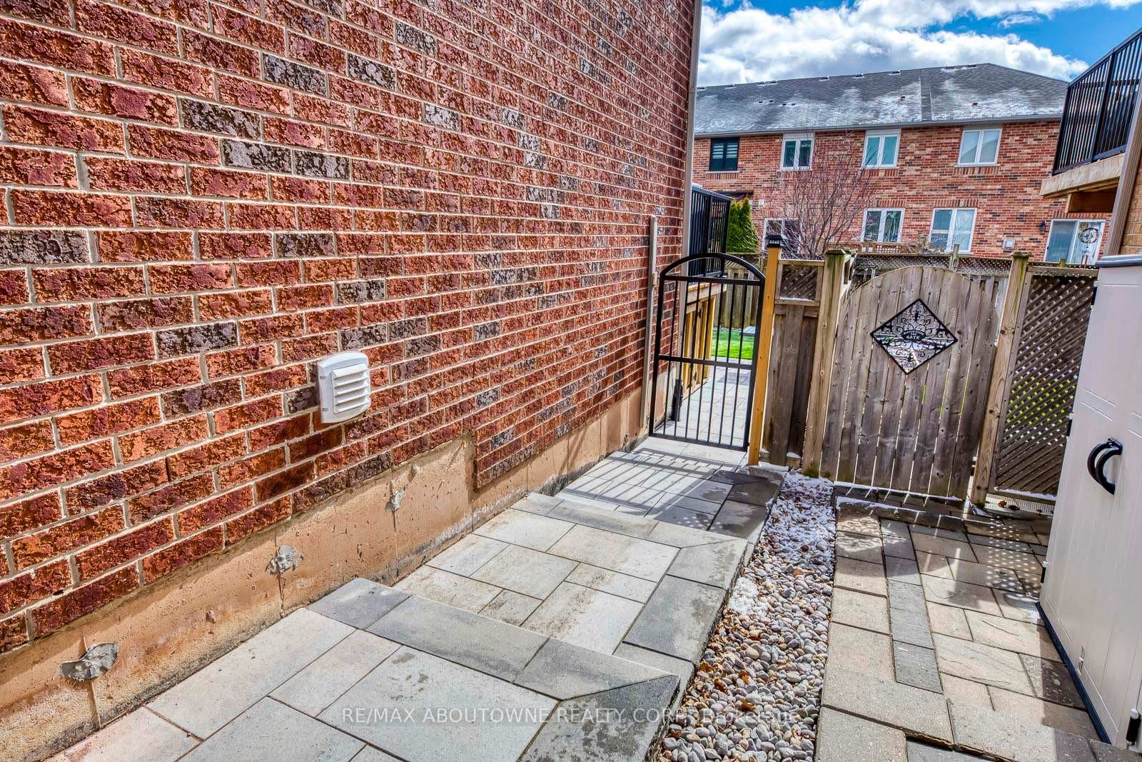 2034 Elmgrove Road photo 34