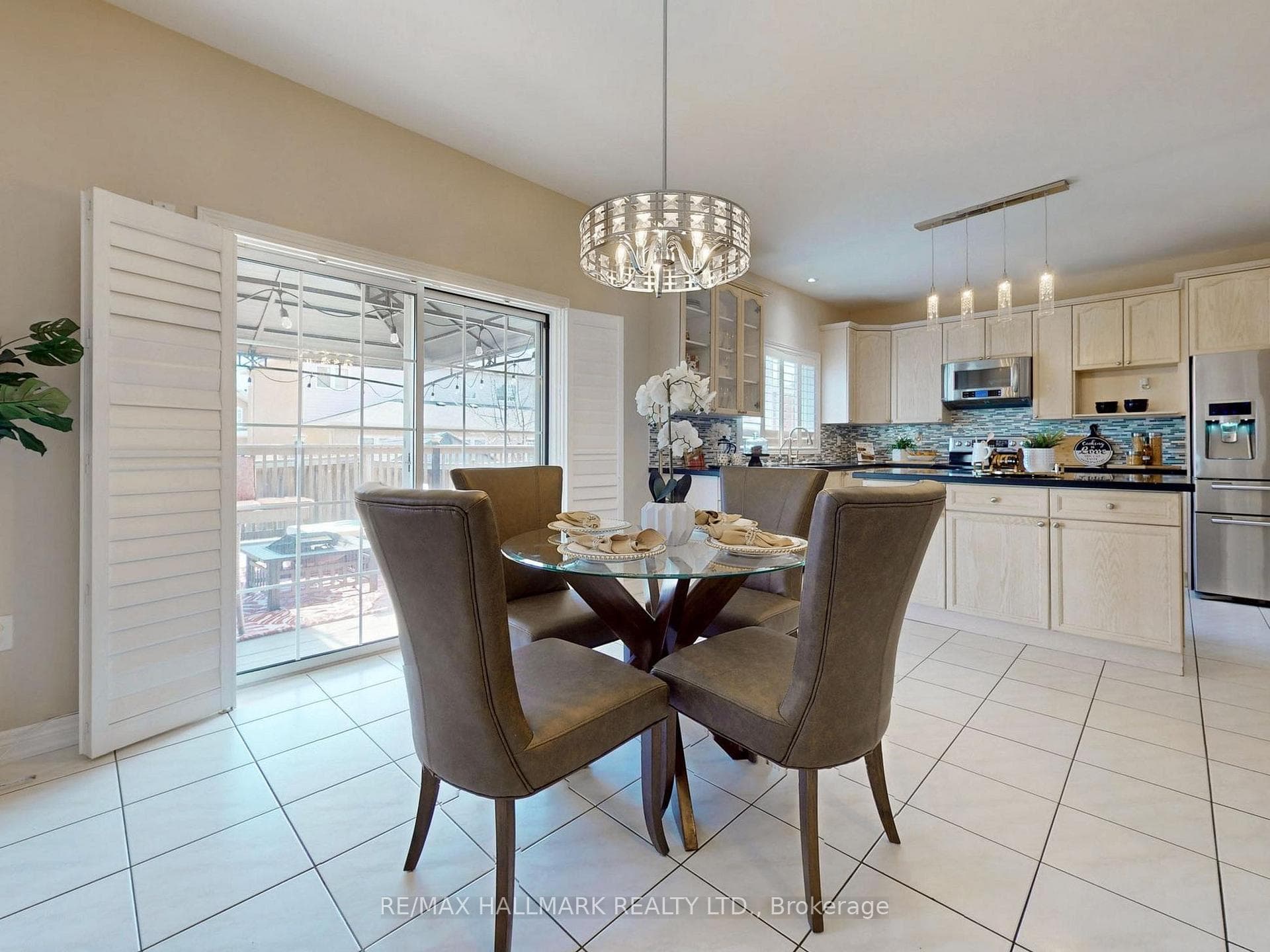47 Montebello Crescent photo 11