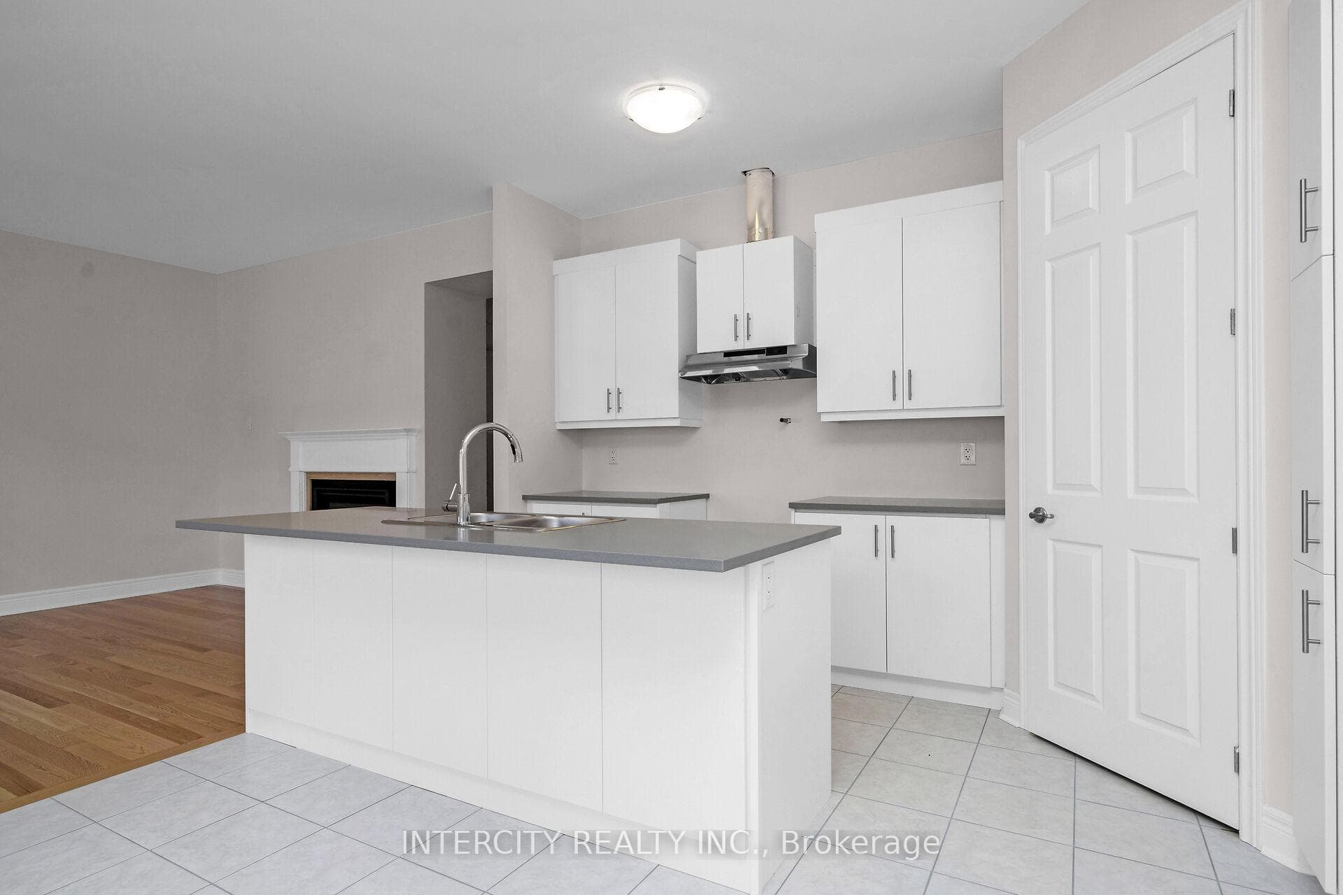 35 Keyworth Crescent photo 8