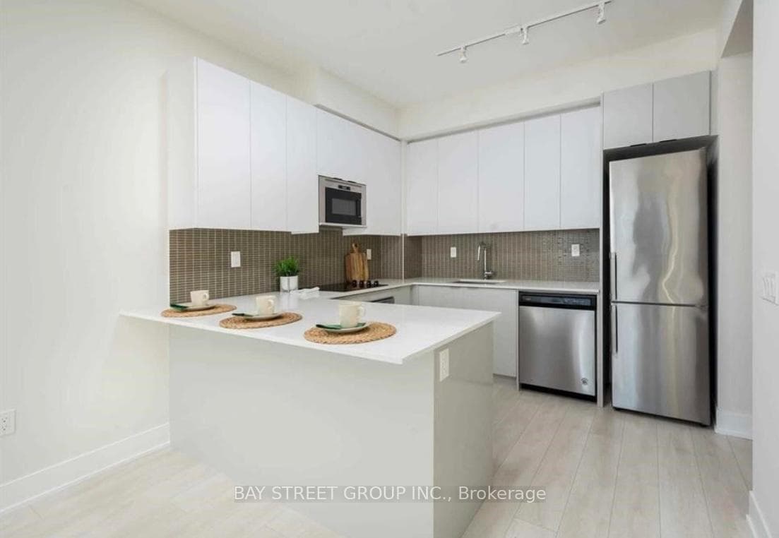 2916 Highway 7 Road Unit 2110 photo 4