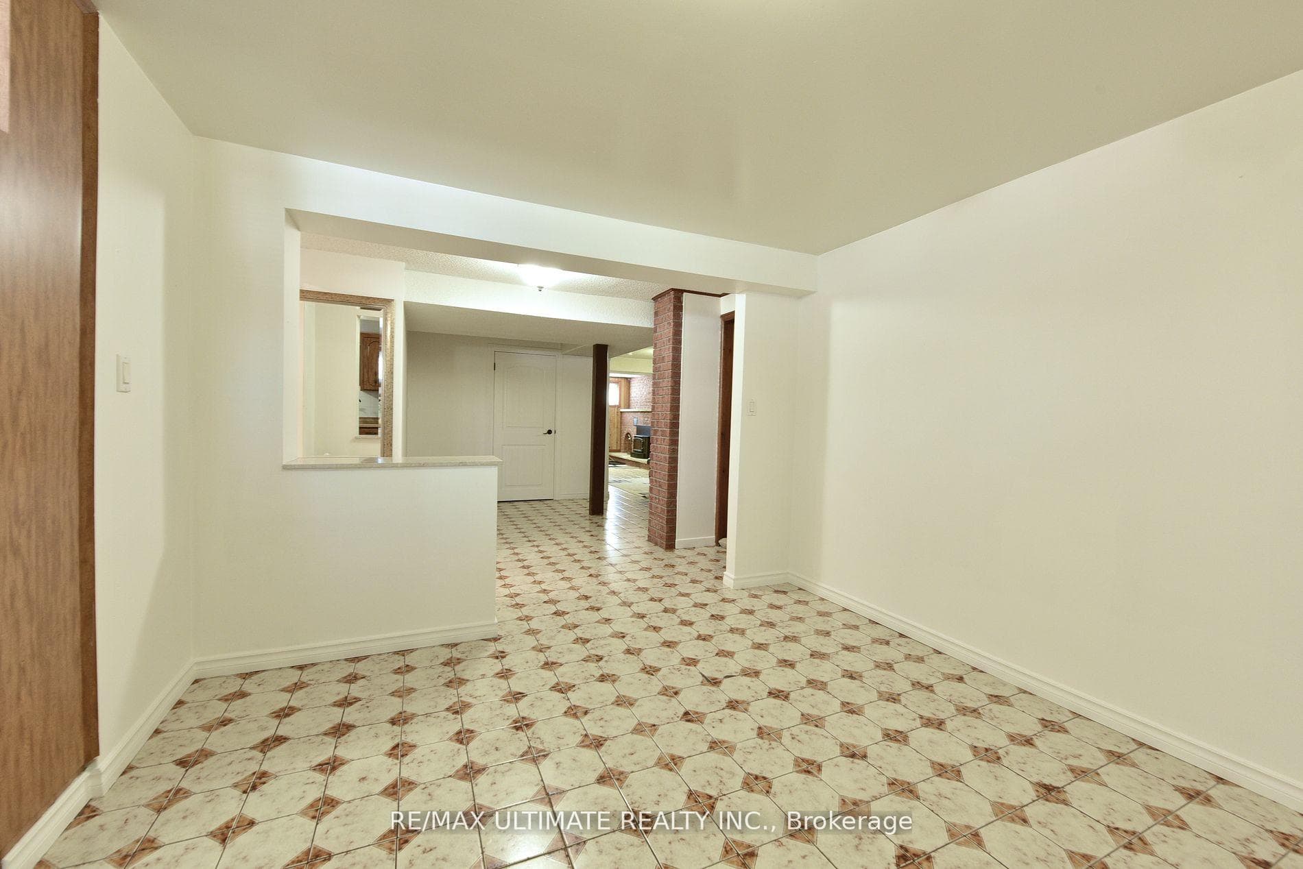31 Whitburn Crescent Unit Bsmt photo 6