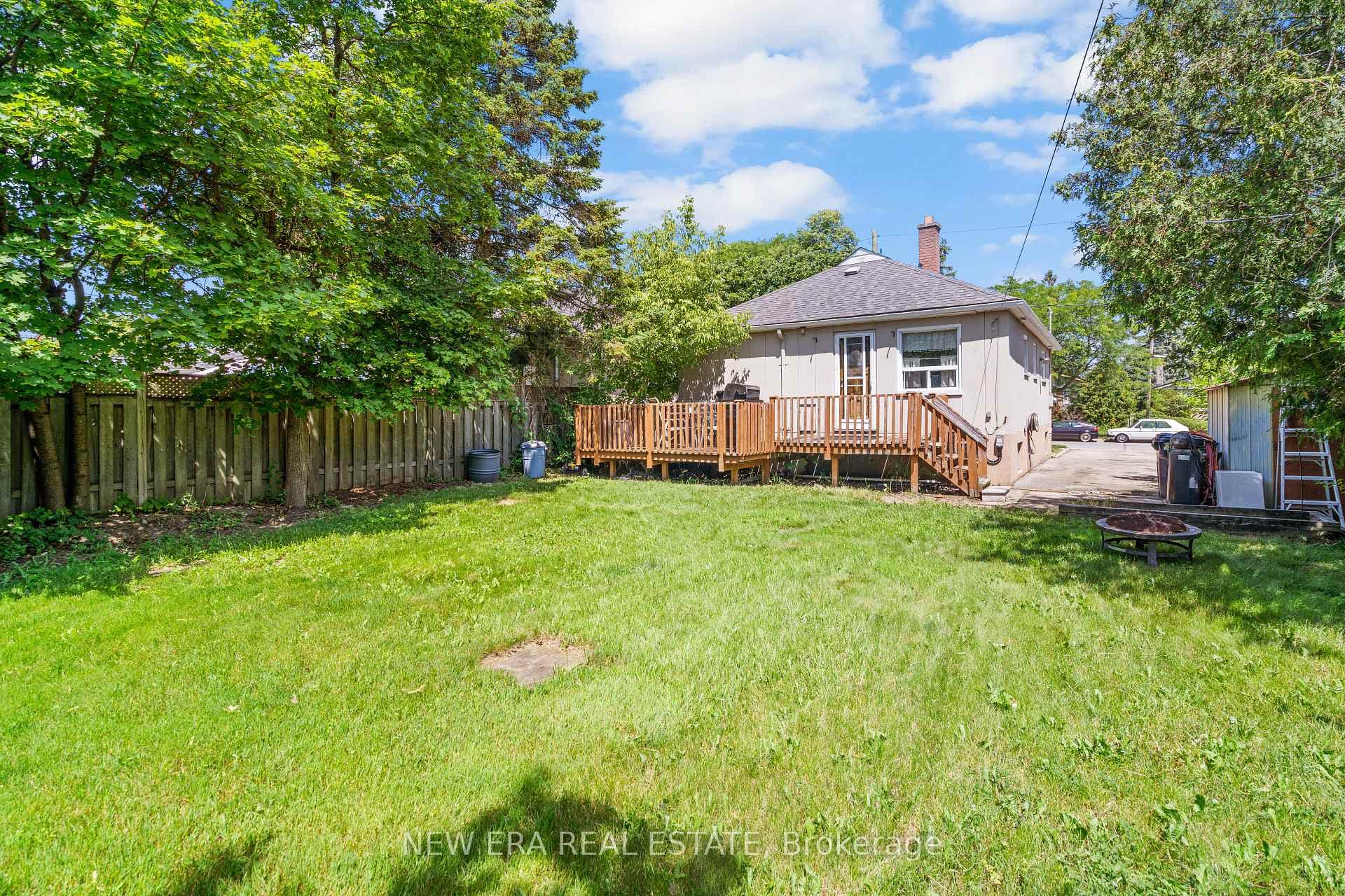 91 Hadrian Drive photo 32