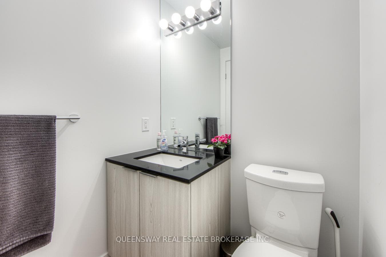 609 Avenue Road Unit 1410 photo 15