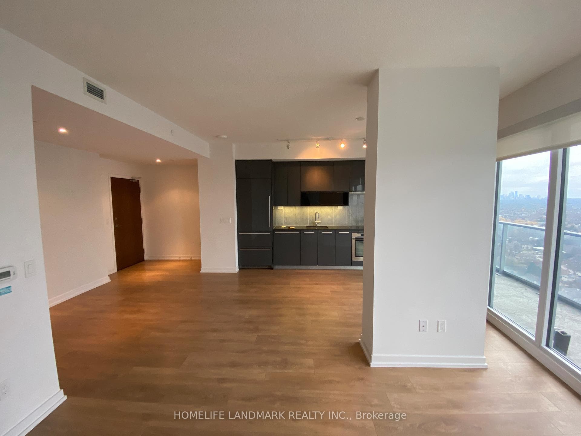 117 Mcmahon Drive Unit 3606 photo 8