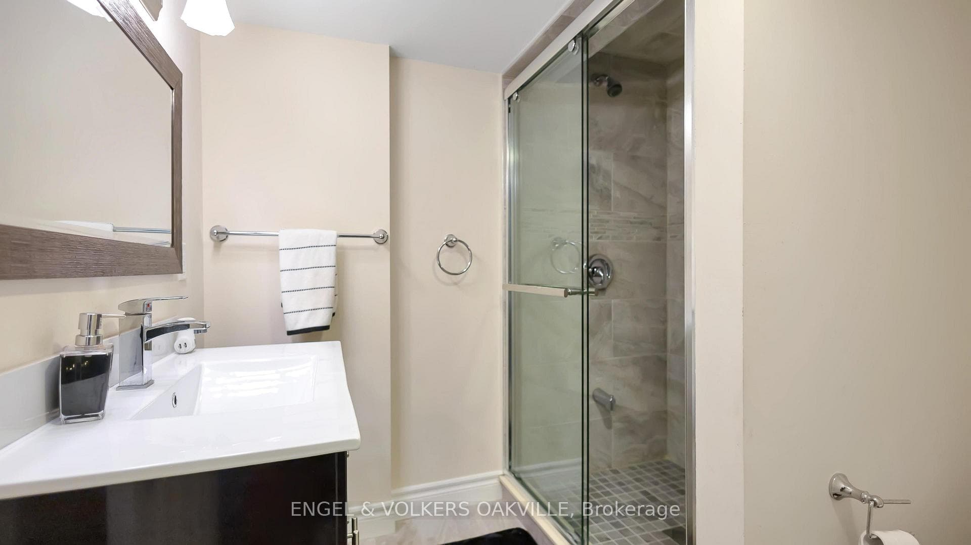 1821 Pilgrims Way photo 34