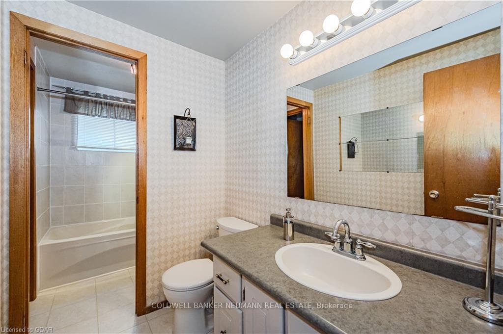 44 Queensdale Crescent photo 18