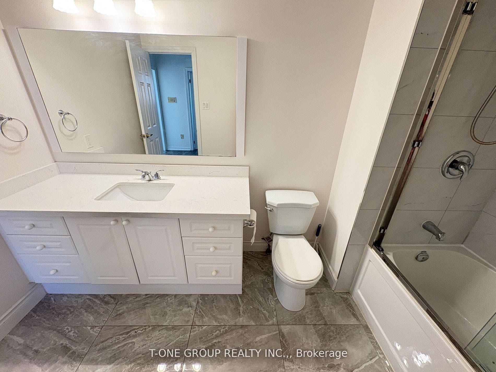 34 Navaho Drive Unit Upper Fl photo 12