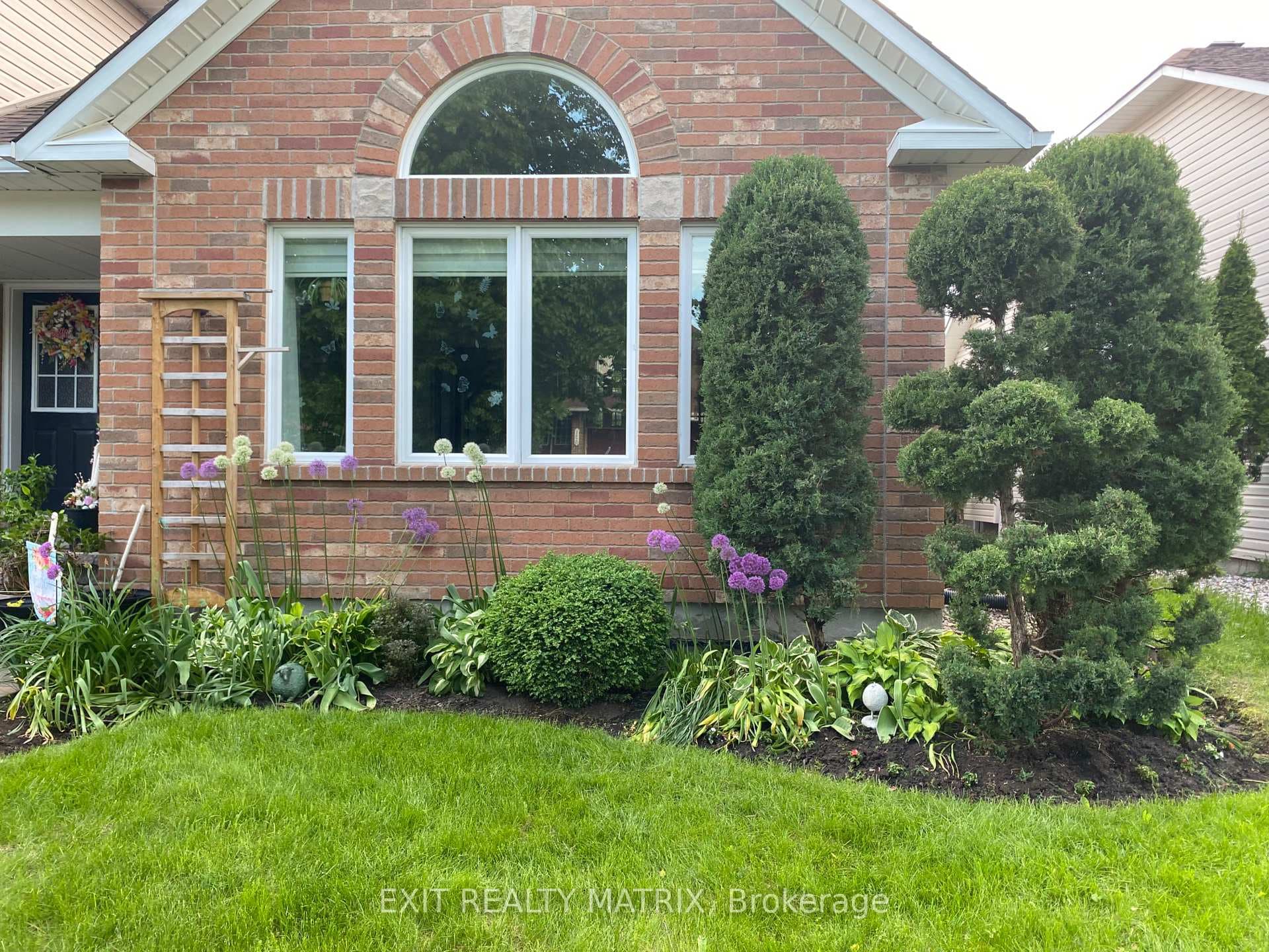 137 Coursier Crescent photo 47