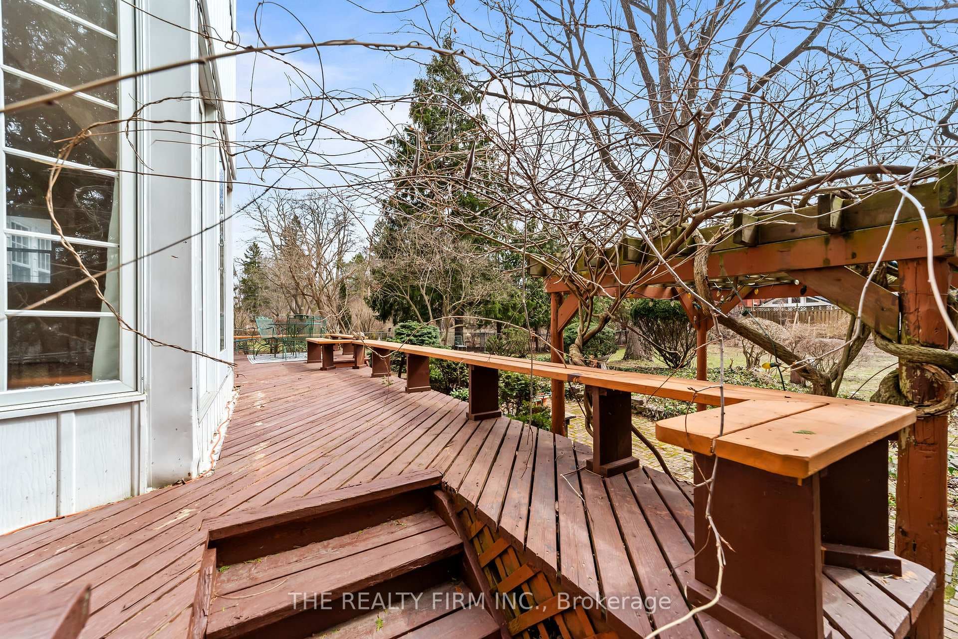 15 Mayfair Drive photo 6