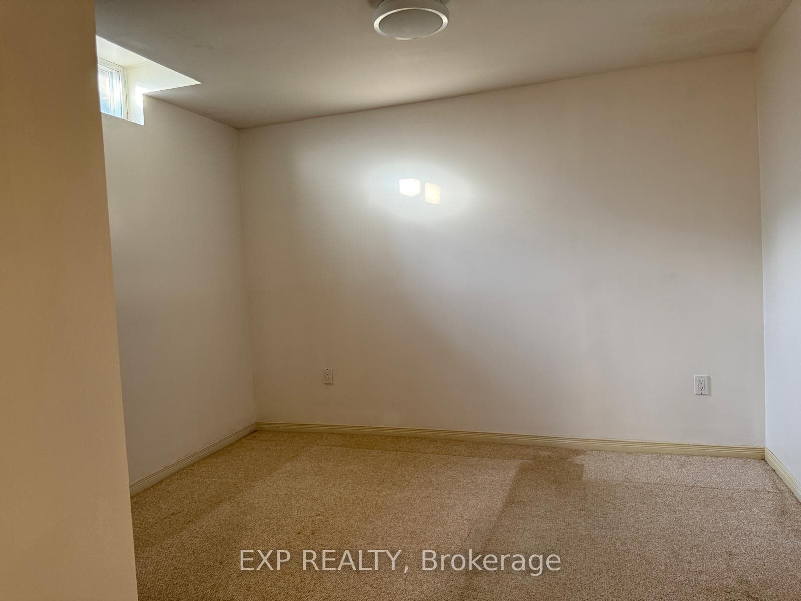308 Evergreen Crescent Unit Basement photo 13