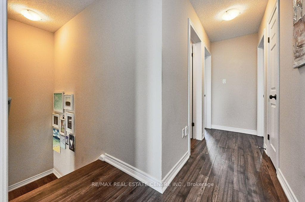 714 Victoria Road photo 21