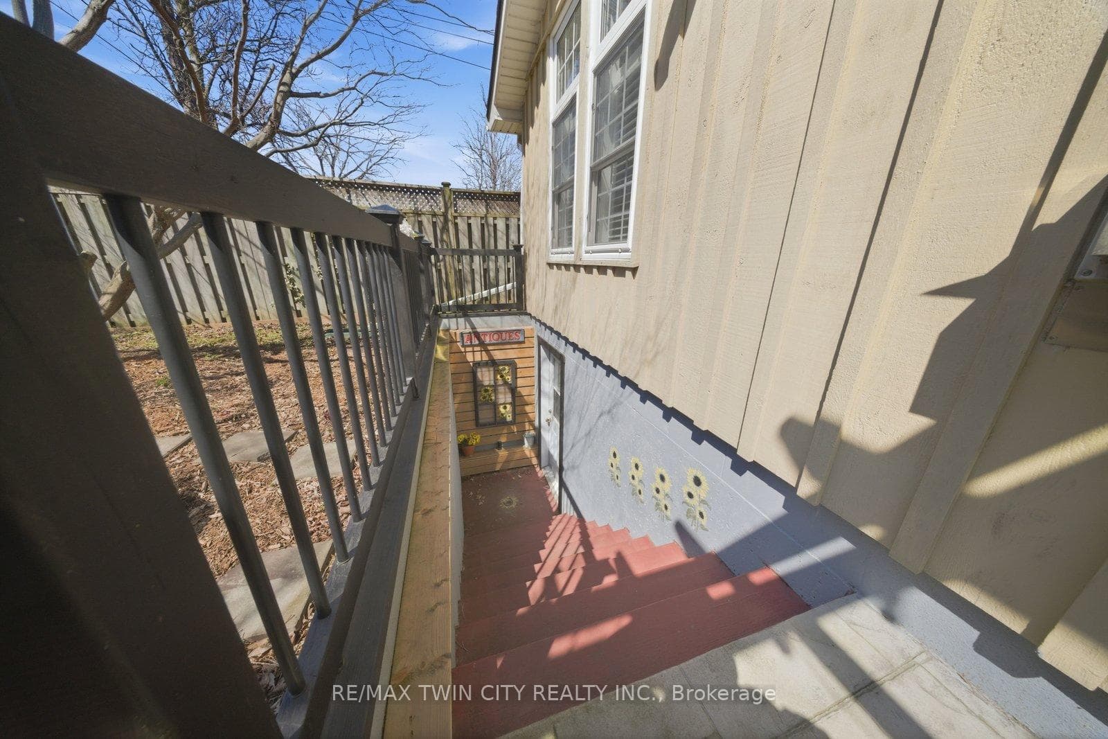 108 William Street photo 43