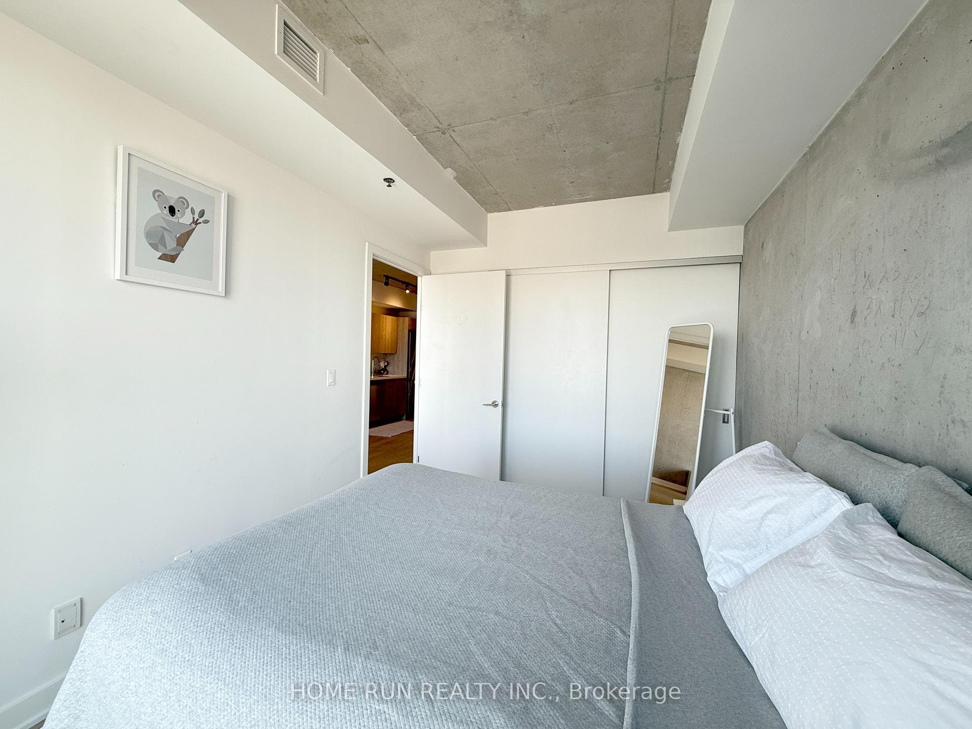 203 CATHERINE Street Unit 1208 photo 20