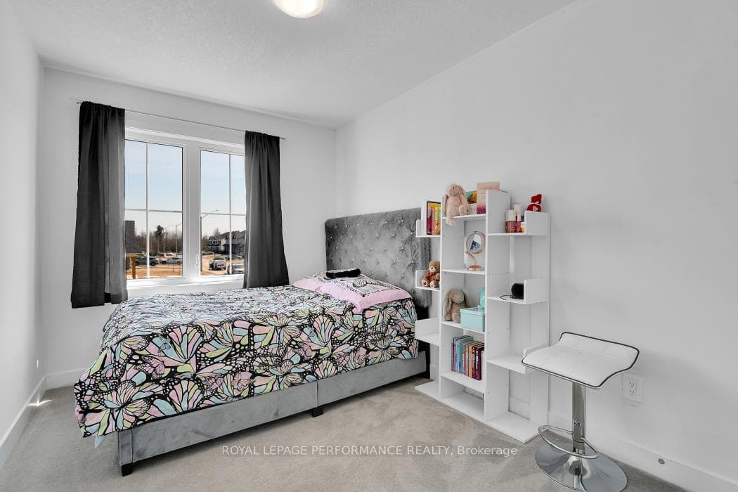 30 WHITCOMB Crescent photo 20