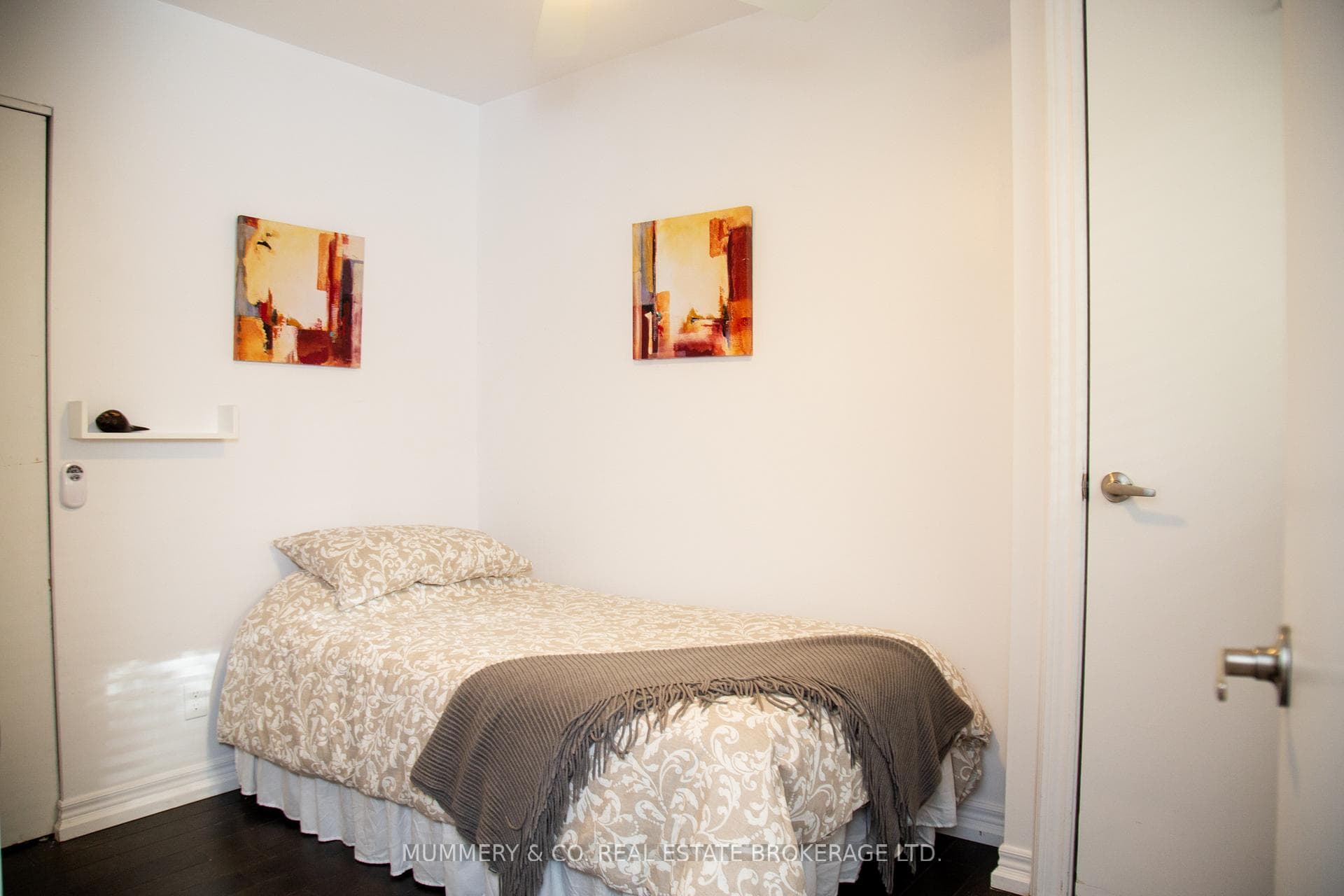 52 Grand Street photo 18