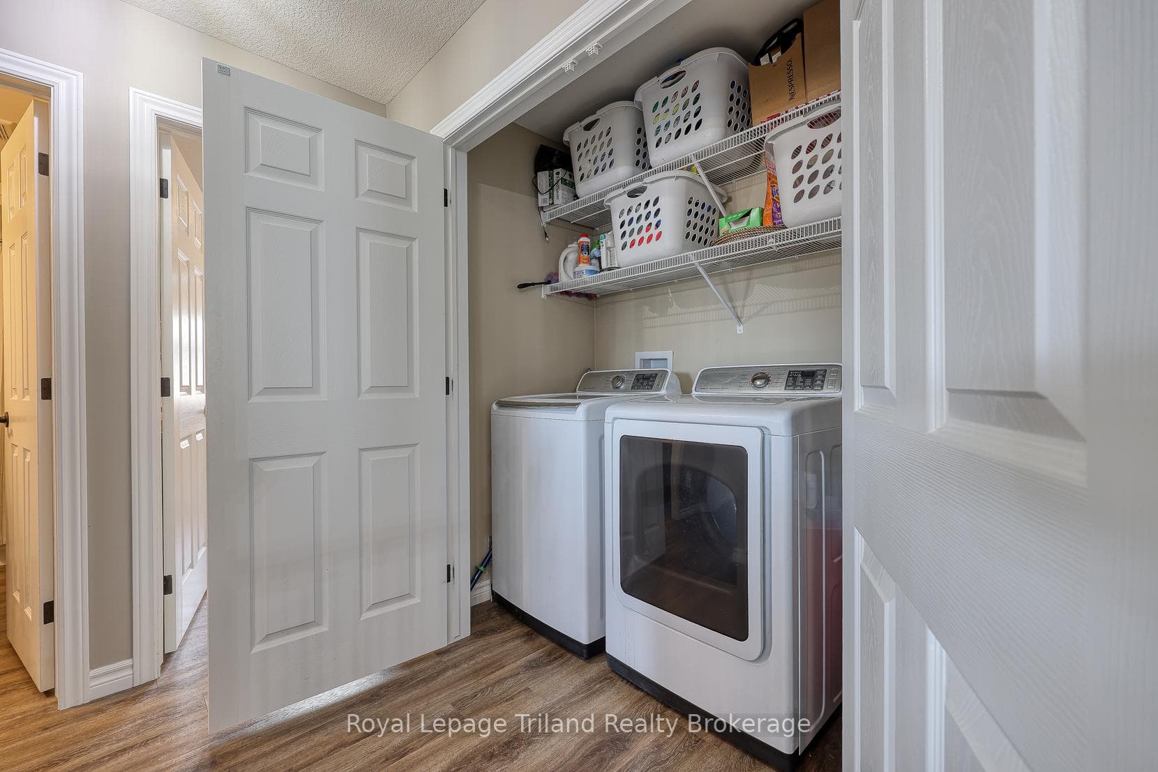 Main floor laundry (bonus: hookups in bsmt too!)