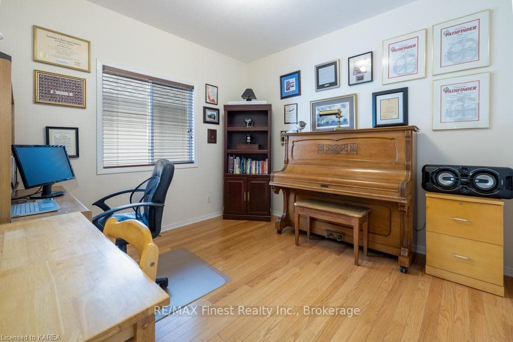 296 GRANDTRUNK Avenue photo 21