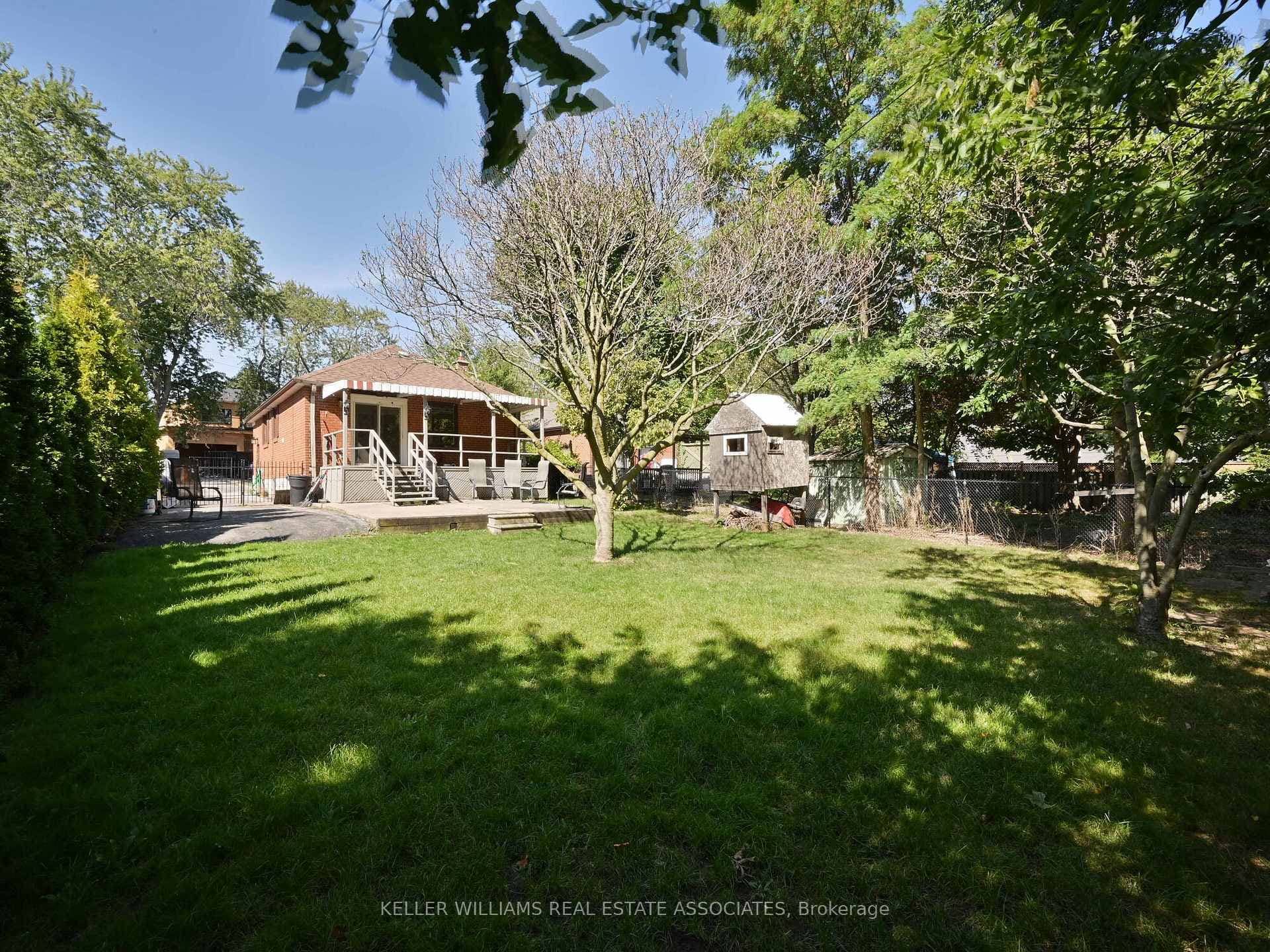 130 Prince Charles Drive Unit Main photo 28