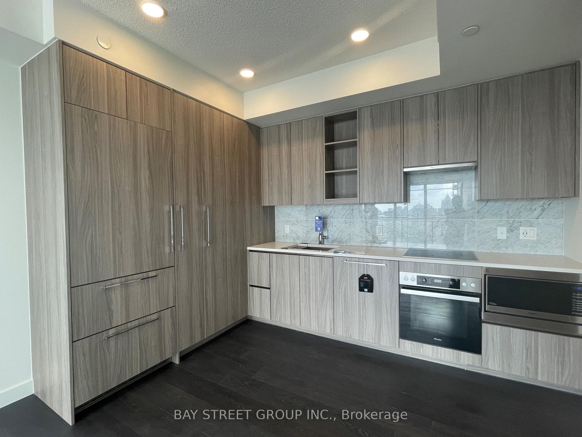 95 McMahon Drive Unit 2609 photo 5