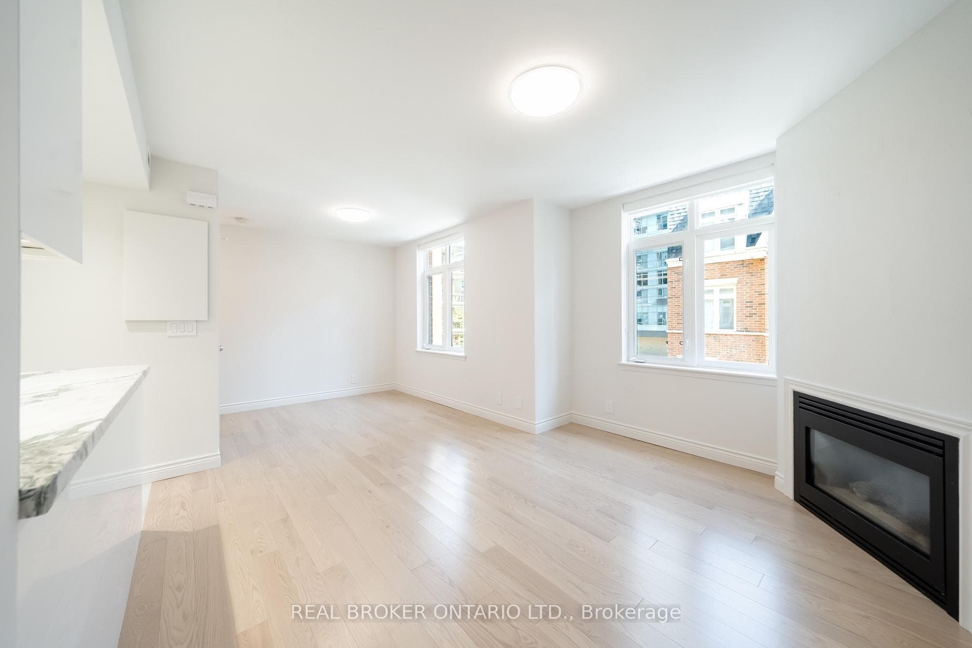 108 Redpath Avenue Unit 21 photo 11