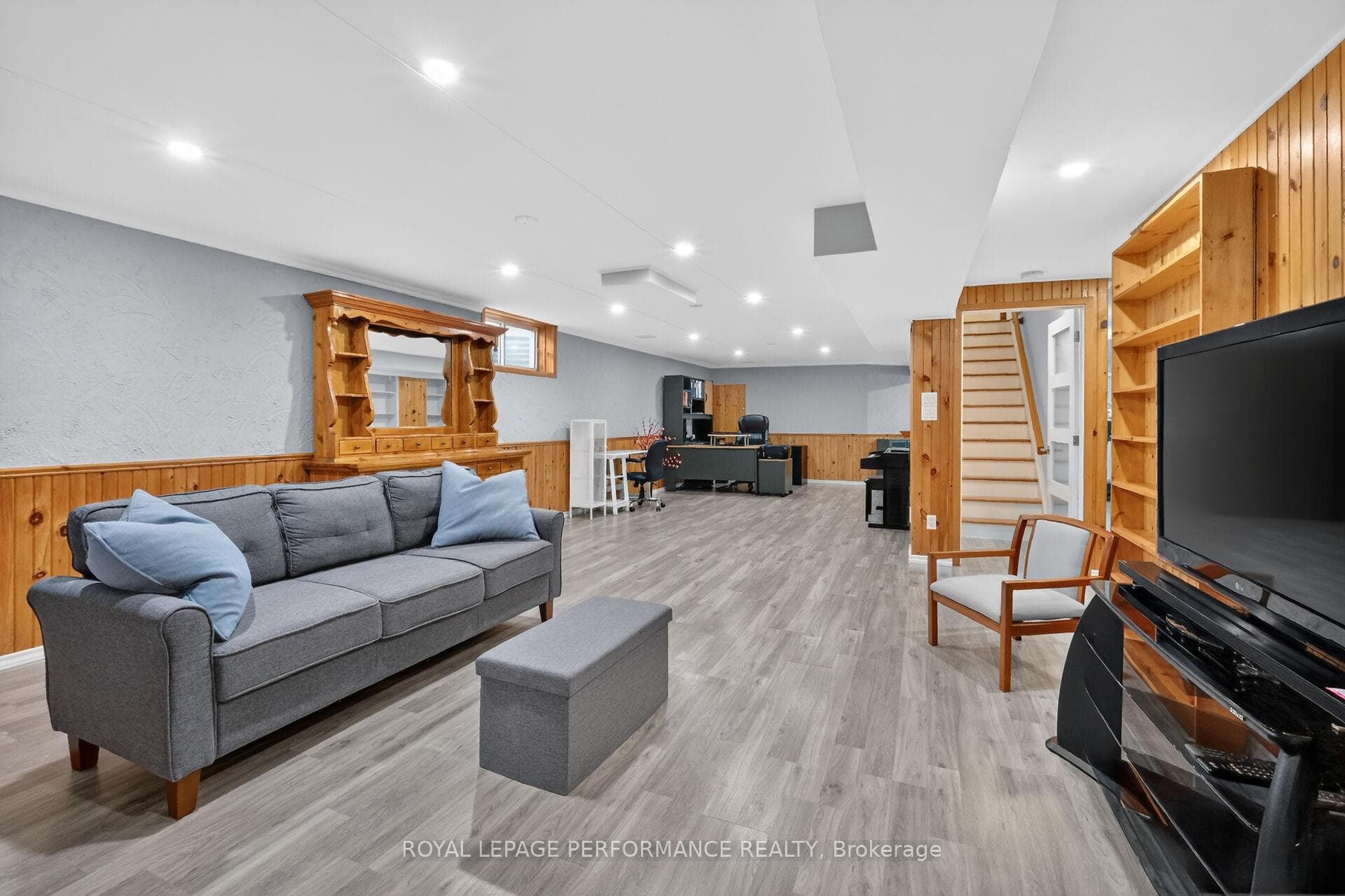 Massive Rec Room!