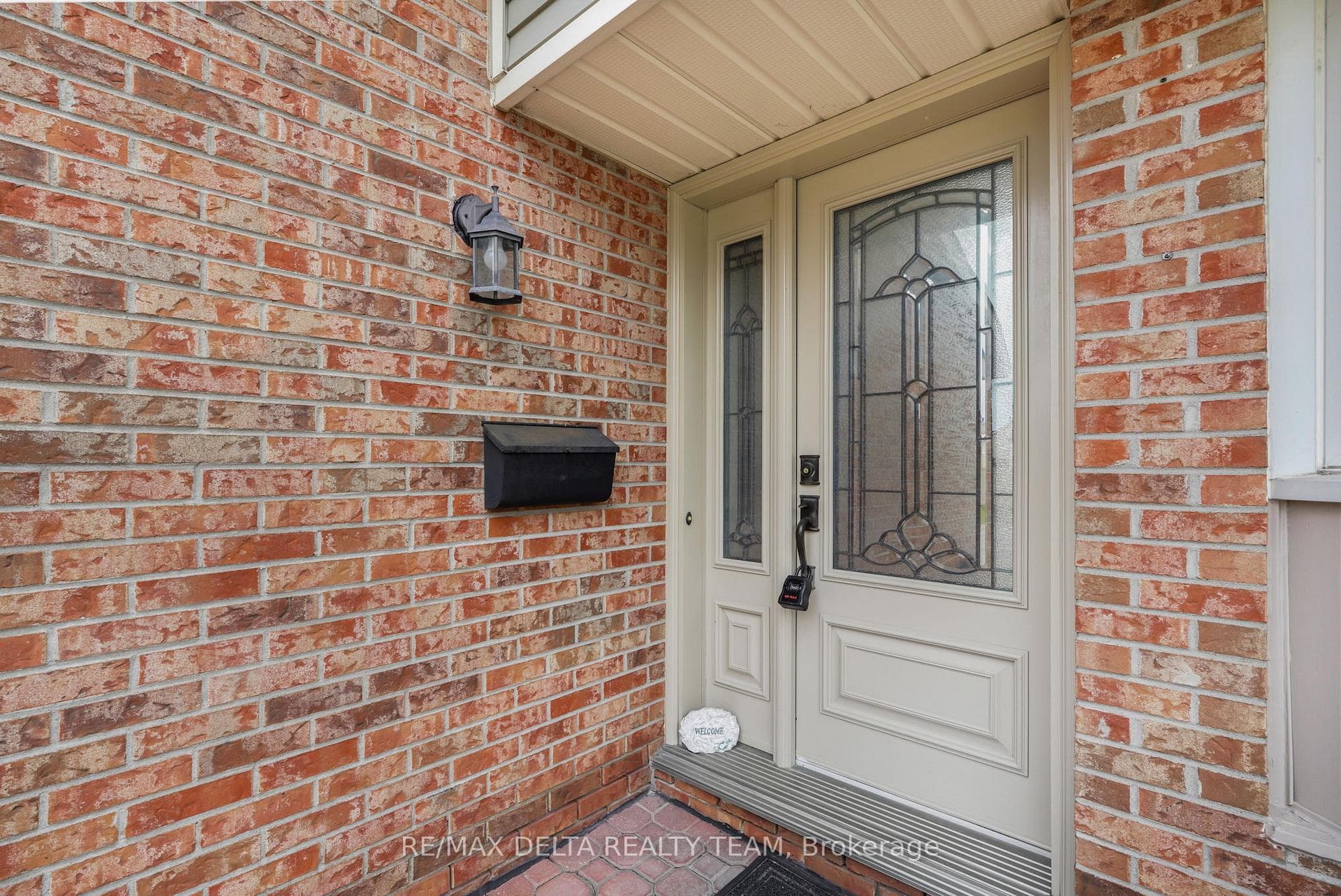 6043 VALLEY FIELD Crescent photo 2