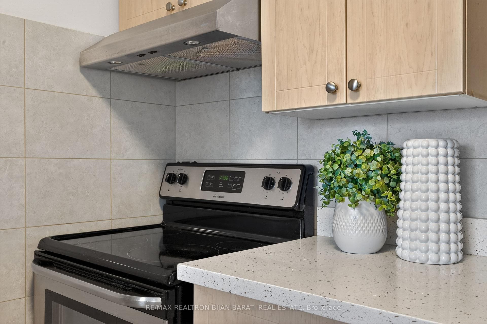 233 Beecroft Road Unit 923 photo 17