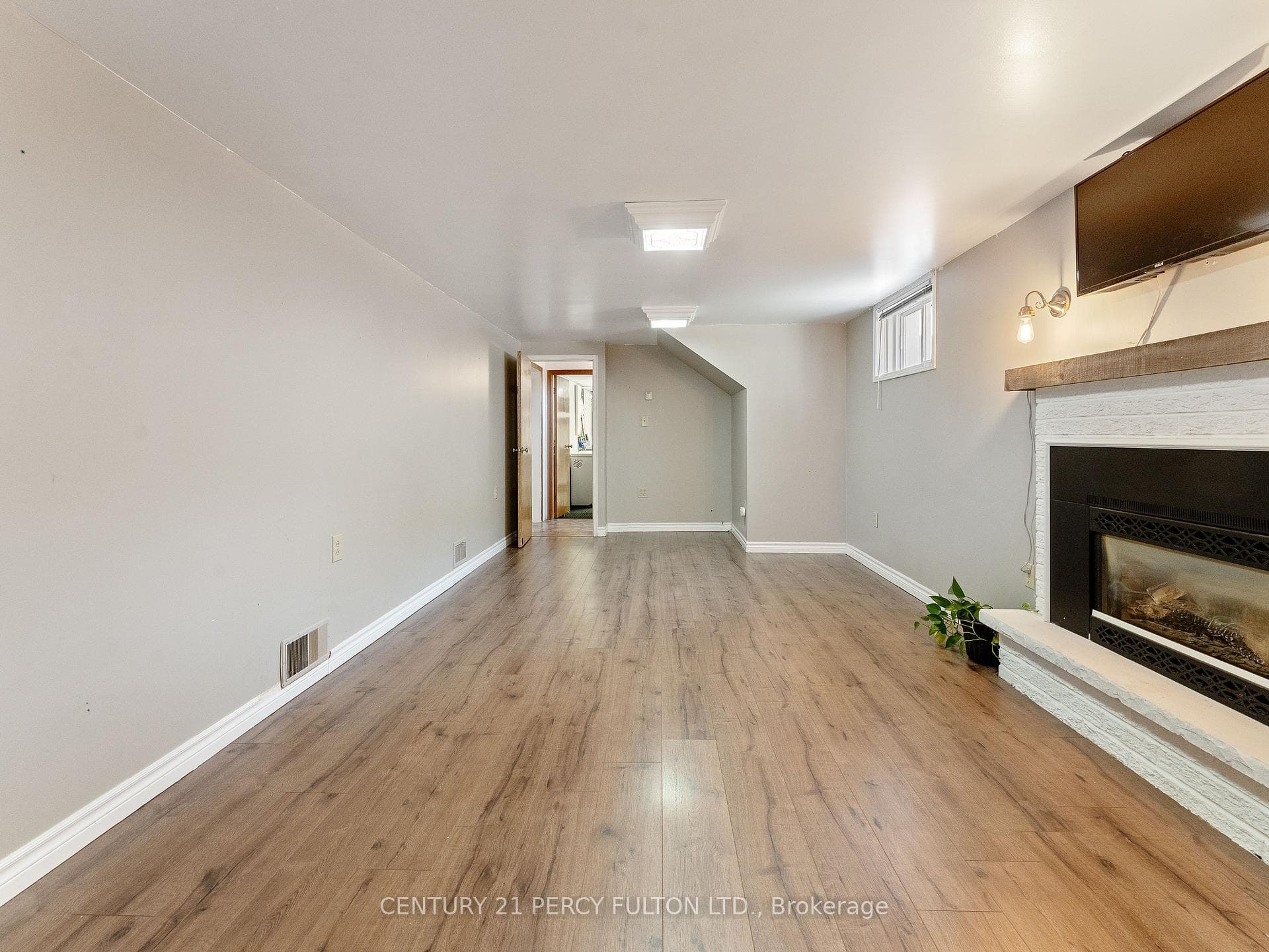 776 Regent Drive photo 28