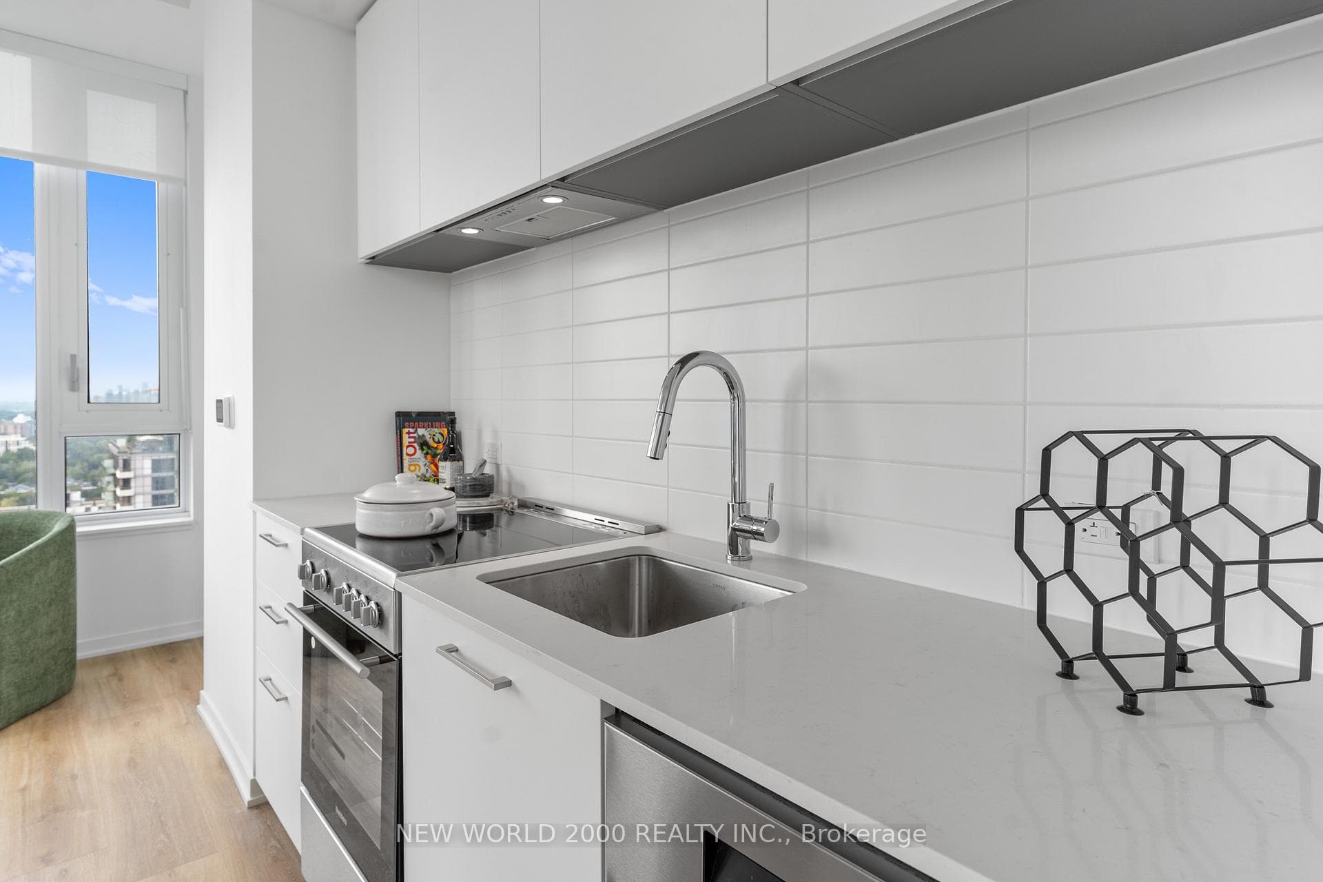101 Roehampton Avenue Unit 3412 photo 12