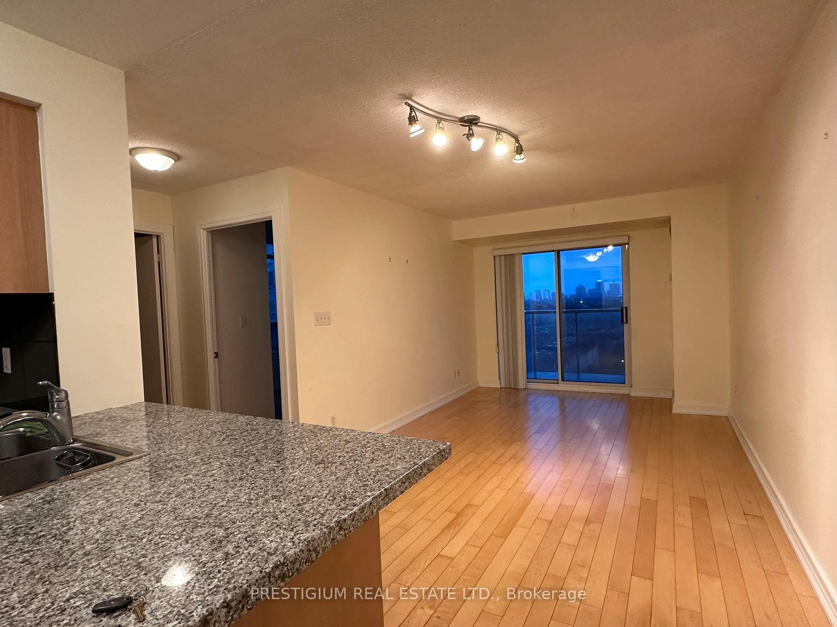 18 Harrison Garden Boulevard Unit 904 photo 3